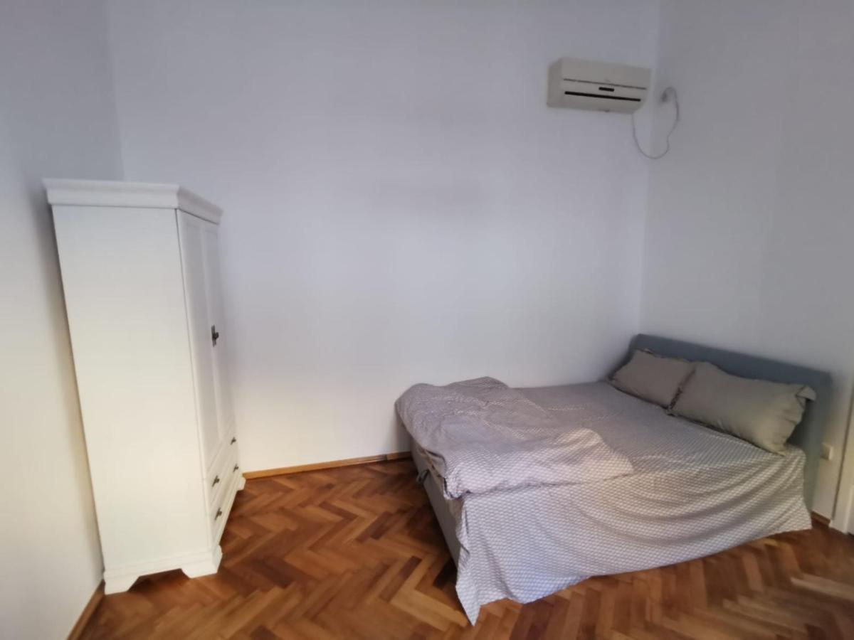 Silent Downtown Apartment Arad Exterior photo