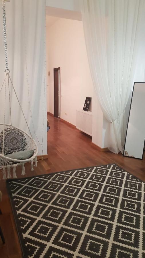 Silent Downtown Apartment Arad Exterior photo